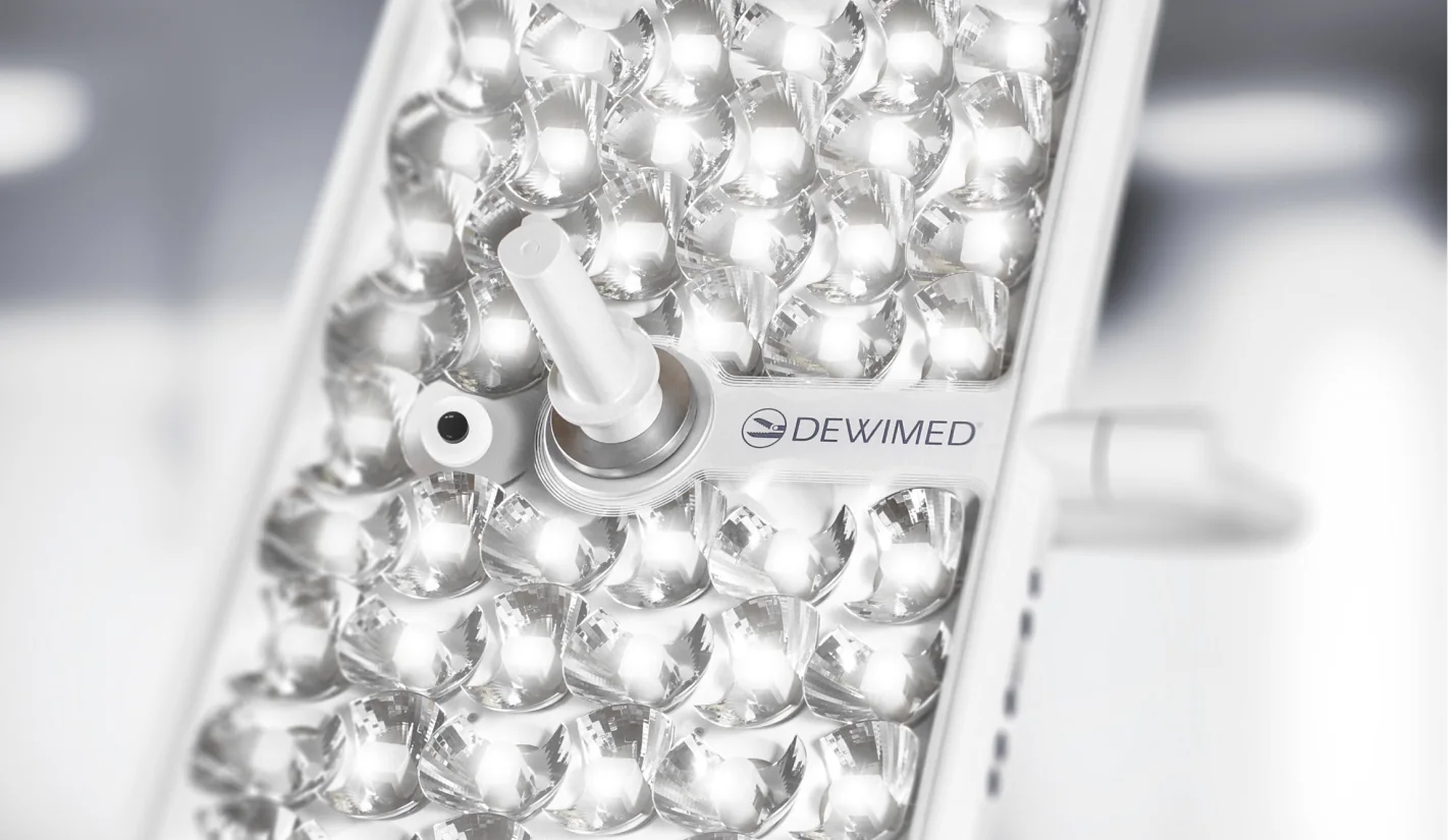 DewiLux — krystaliczne soczewki LED i jednorodne pole świetlne
